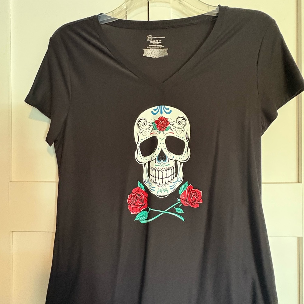 No Boundaries Black Skull Graphic Short Sleeve Tee